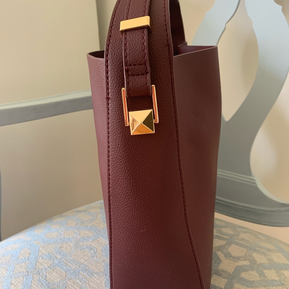 Handbag - Picture 2 of 3